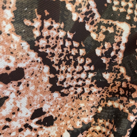 Sheer snakeskin pattern mock turtleneck size xl - Picture 3 of 3